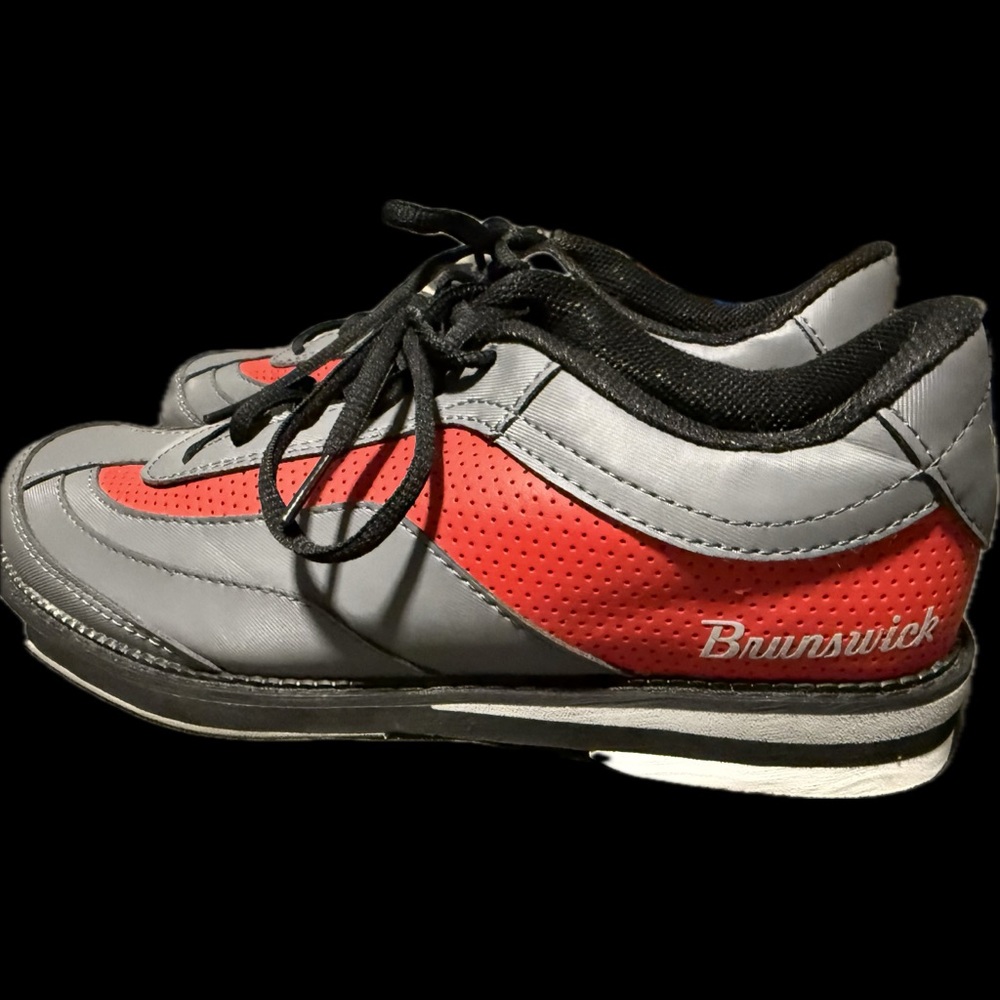 Brunswick Mens Rampage Left Hand Grey Red Bowling Shoes. Size 8
